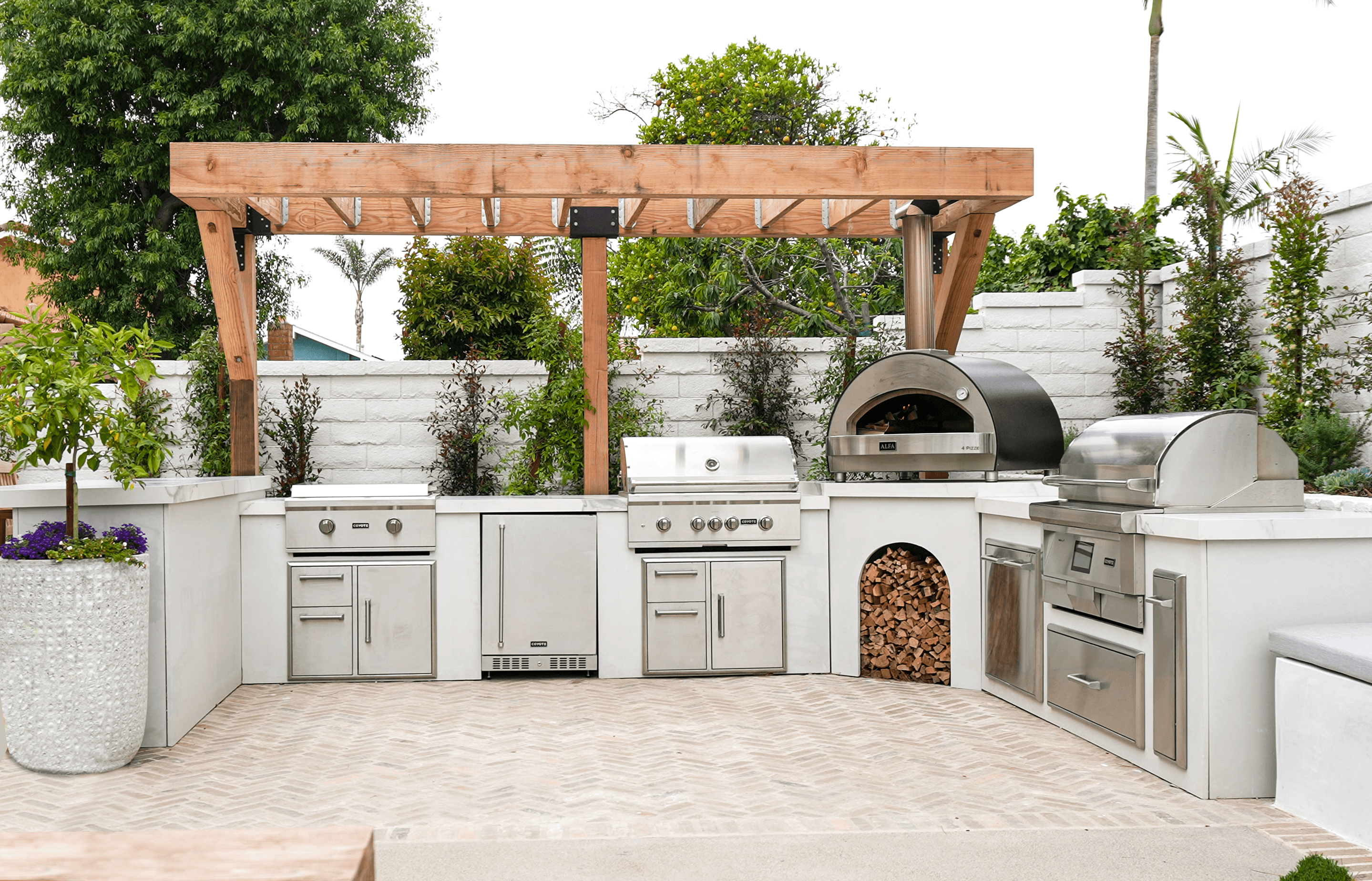 Modern Outdoor BBQ Island